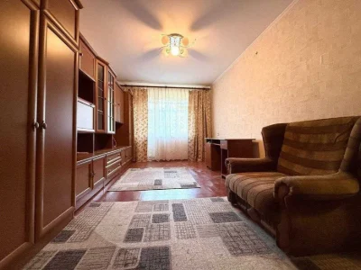 Продаж 1-кімнатної квартири по вул.Нижньосироватська