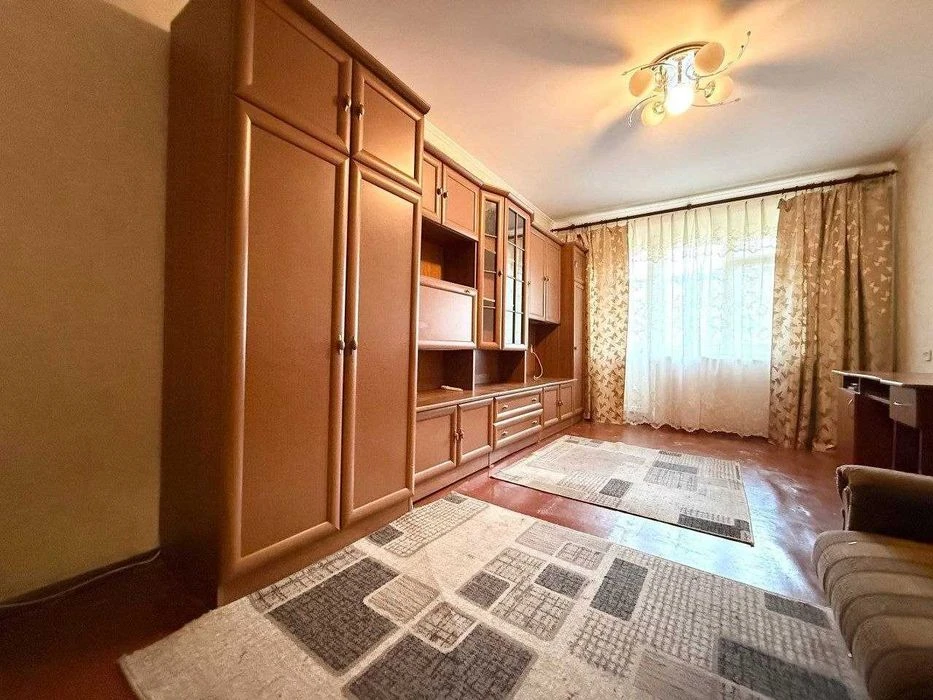 Продаж 1-кімнатної квартири по вул.Нижньосироватська