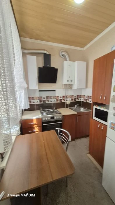 Продаж двокімнатної квартири по вул.Привокзальна