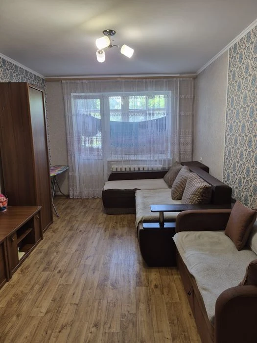Продам 3х кімнатну квартиру Металургів.  Ремонт. Меблі.  Тех