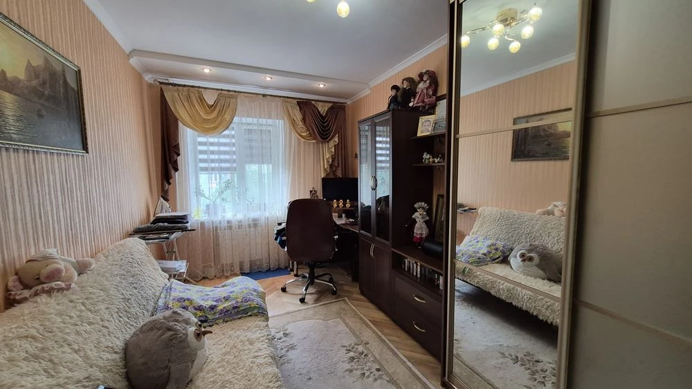 Продам 3к з АО, Новомістенська, Закритий двір, Меблі, Технік