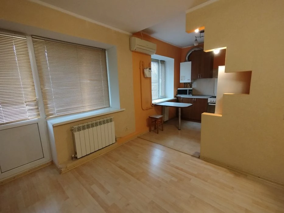 Продаж 2 кім.квартири з автономним /оп.вул.Харківська.