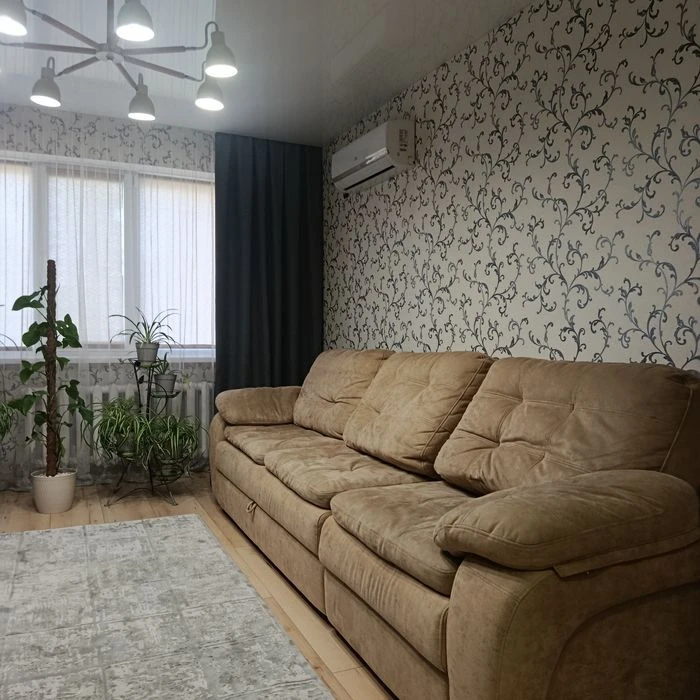 Продаж 3к квартири, Героїв Крут.