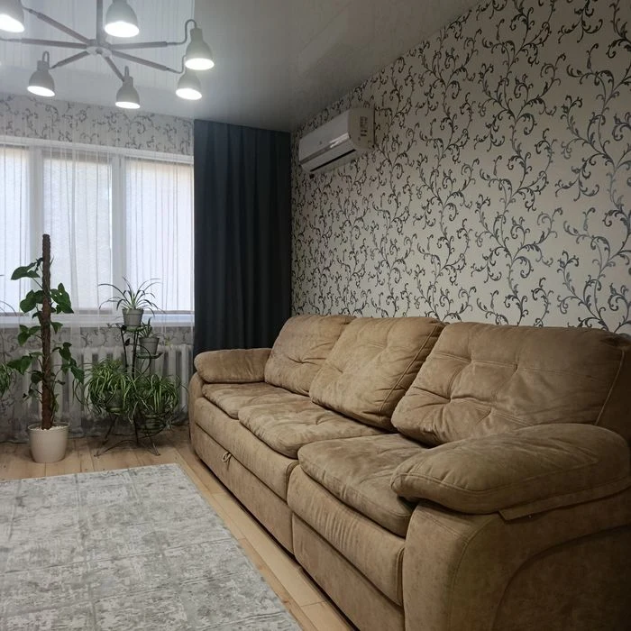 Продаж 3к квартири, Героїв Крут.