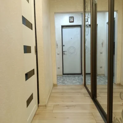 Продаж 3к квартири, Героїв Крут.