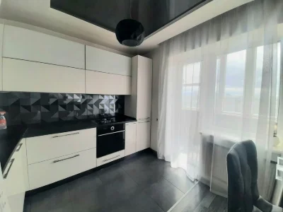 Продам 1кім з АО, Паркова Зона, свій двір, Меблі та техніка