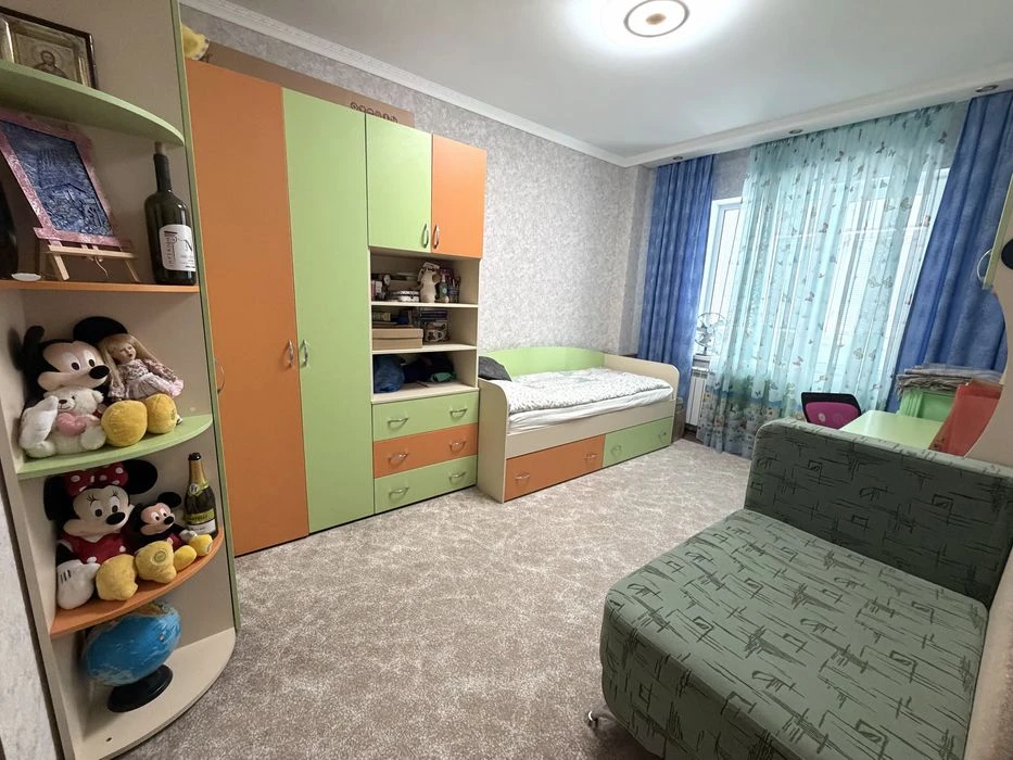 Продаж 4 кімн. квартири