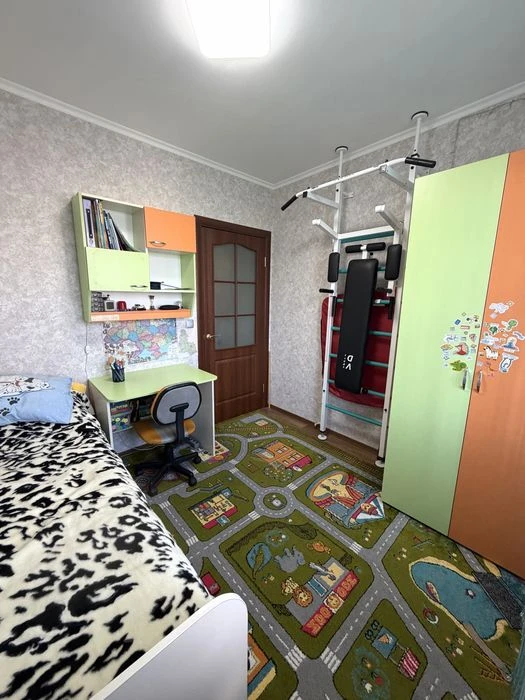Продаж 4 кімн. квартири