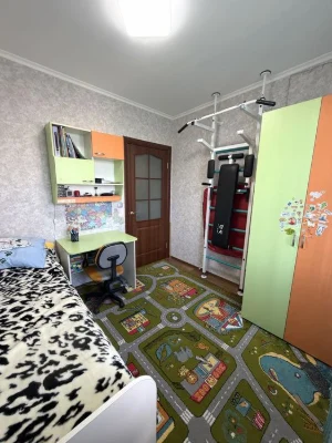 Продаж 4 кімн. квартири