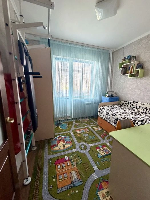 Продаж 4 кімн. квартири