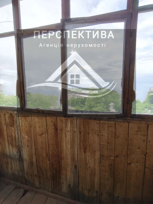 1-кімнатна квартира на середньому поверсі, вул . Польська