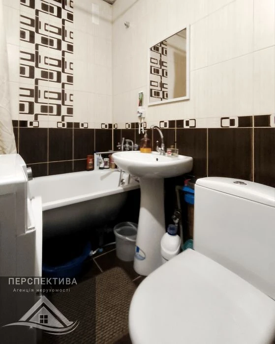 Хіммістечко, 2-к. квартира, 1 поверх. Косметичний ремонт