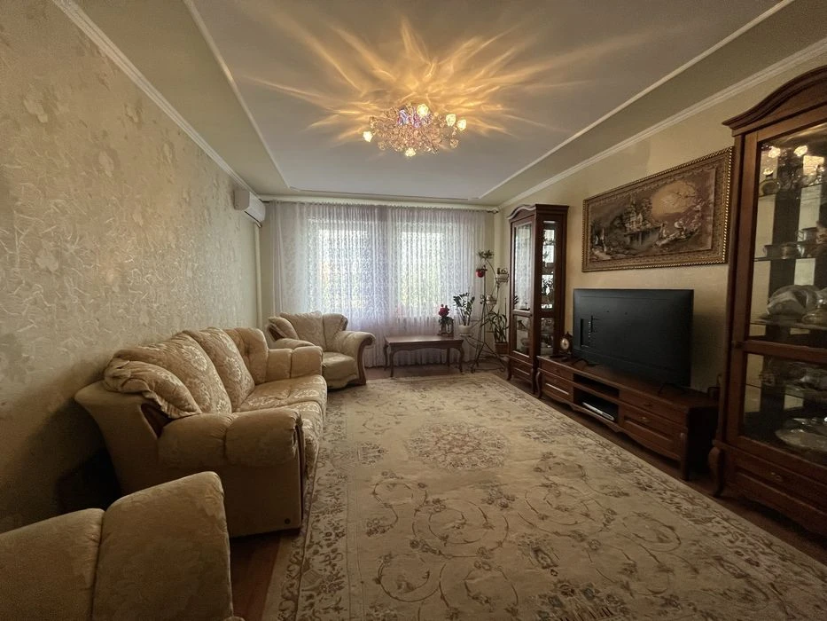 Продаж 3 к квартири в новобудові з гарним ремонтом, 5 поверх