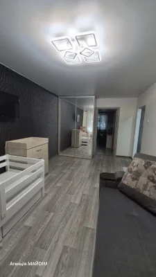 Продаж двокімнатної квартири по вулиці Праці