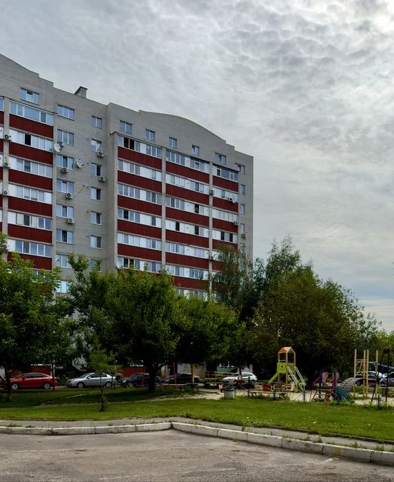 2 кмінатна квартира вул . Київська ( район Педуніверситету)