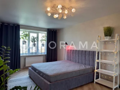 2 кімнатна квартира в центрі, 62м2
