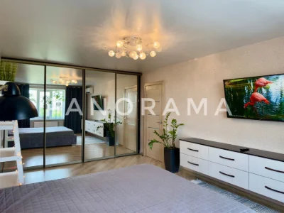 2 кімнатна квартира в центрі, 62м2