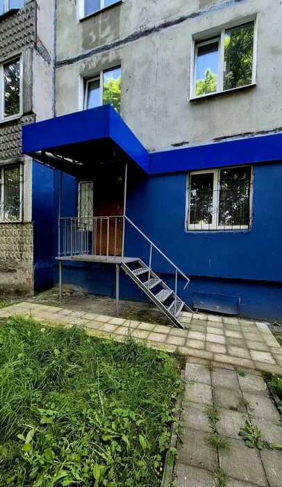 Продаж двокімнатної квартири з окремим виходом