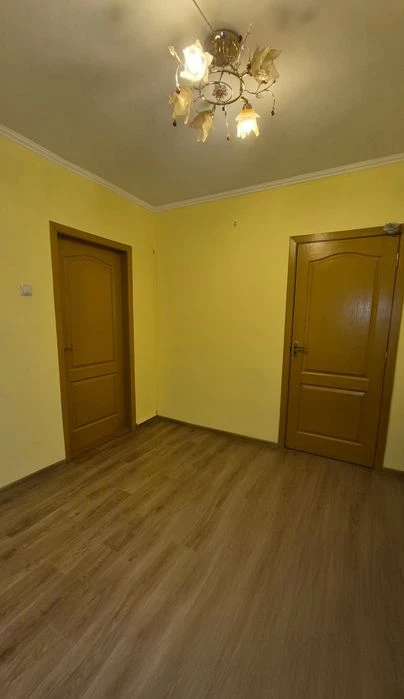 Продаж двокімнатної квартири з окремим виходом