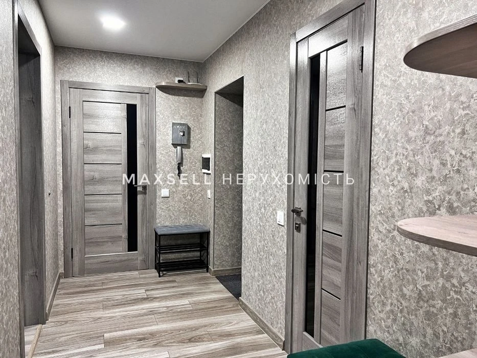 Продам 3-кімнатну квартиру в новобудові з якісним ремонтом