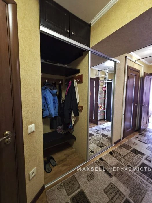 Продам 2-кімнтану квартиру з ремоном в новобудові з А/О