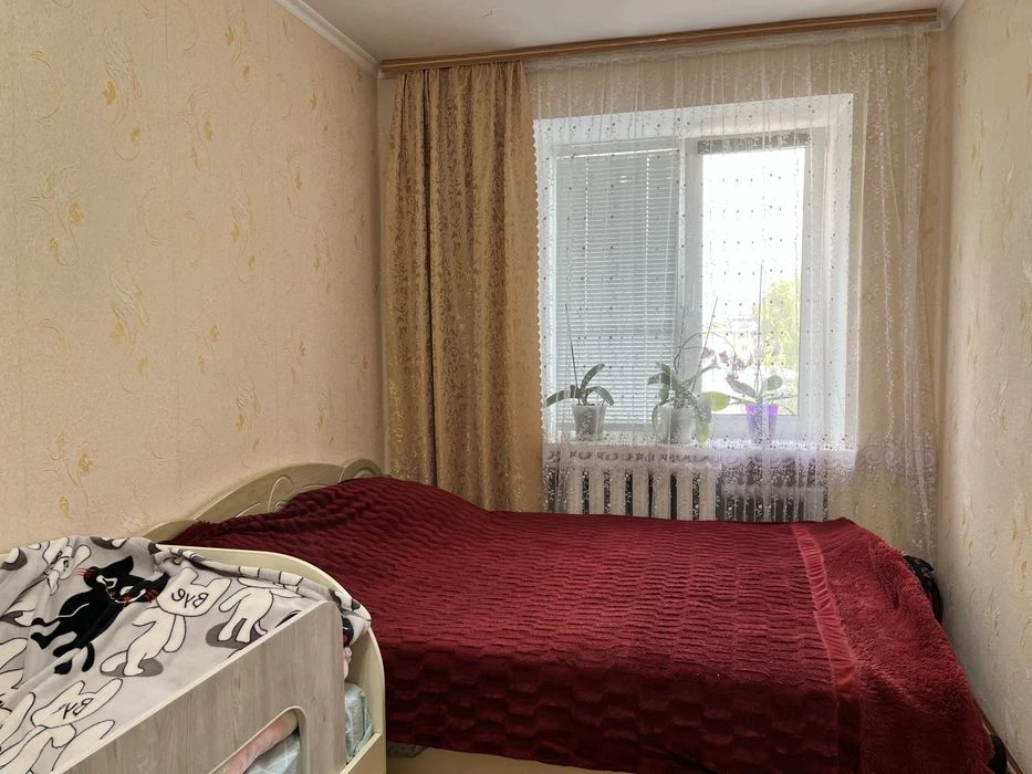 Продам 2 к кв на Садовій