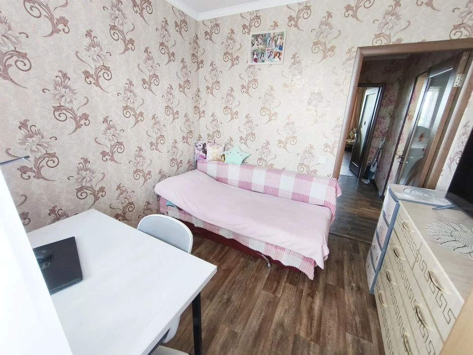 Продам затишну 3к.квартиру з великою кухнею по вул. Білопіль