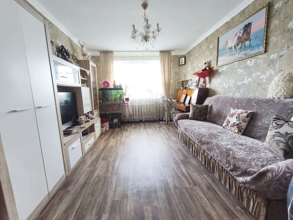 Продам затишну 3к.квартиру з великою кухнею по вул. Білопіль