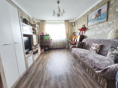 Продам затишну 3к.квартиру з великою кухнею по вул. Білопіль