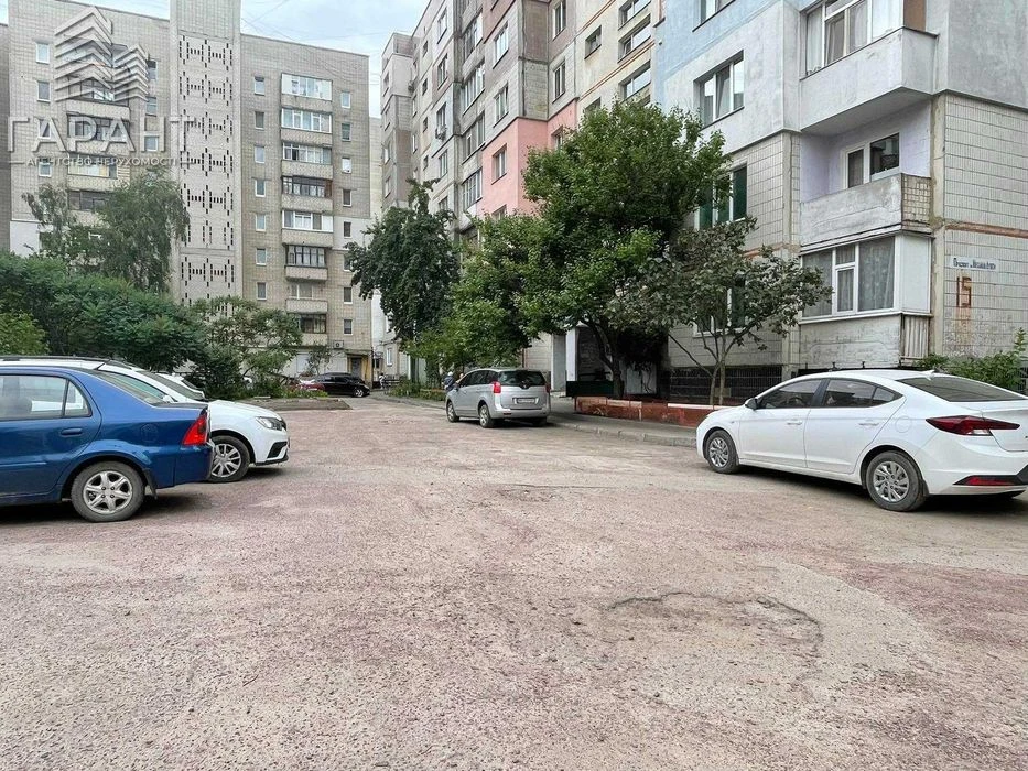 Продам 2-х кімнатну квартиру з ремонтом. Пр-кт М. Лушпи.