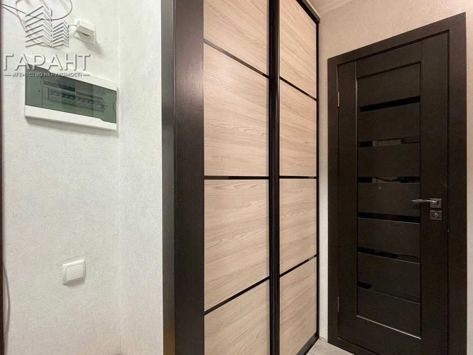 Продам 2-х кімнатну квартиру з ремонтом. Пр-кт М. Лушпи.