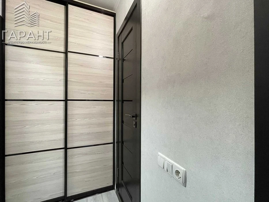 Продам 2-х кімнатну квартиру з ремонтом. Пр-кт М. Лушпи.
