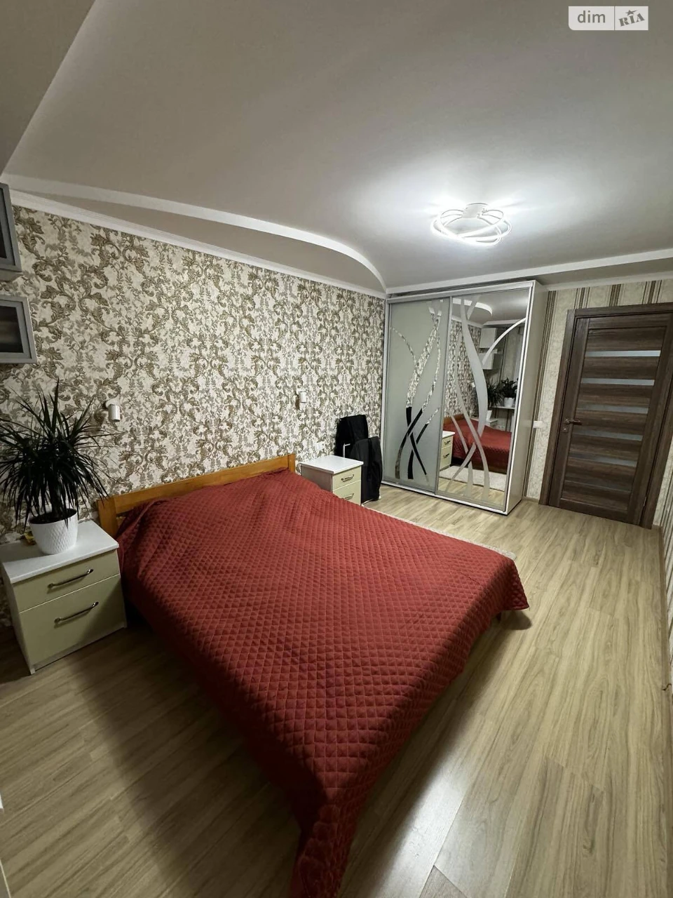 Продаж Квартира Зарічний