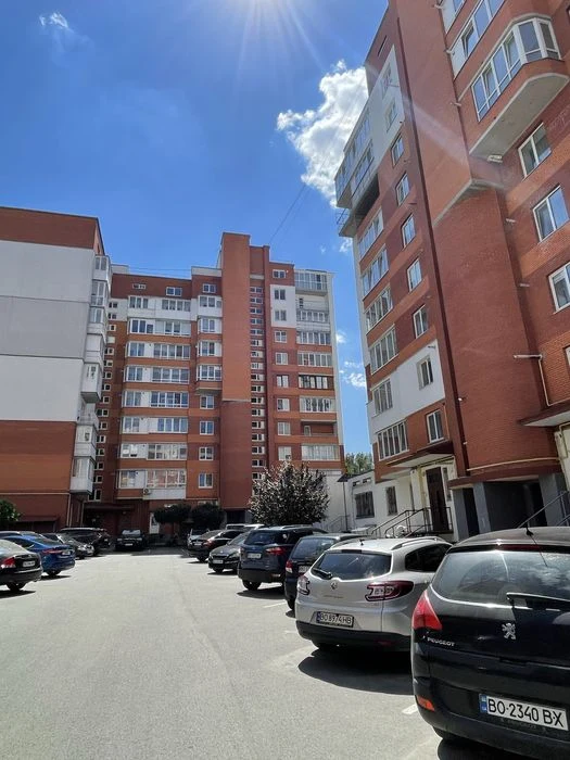 3 кім квартира Злуки ( ЖК Садове місто)