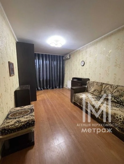 Selling a 3-room apartment dedicated to the Heroes of Labor, Saltovsko metro station.