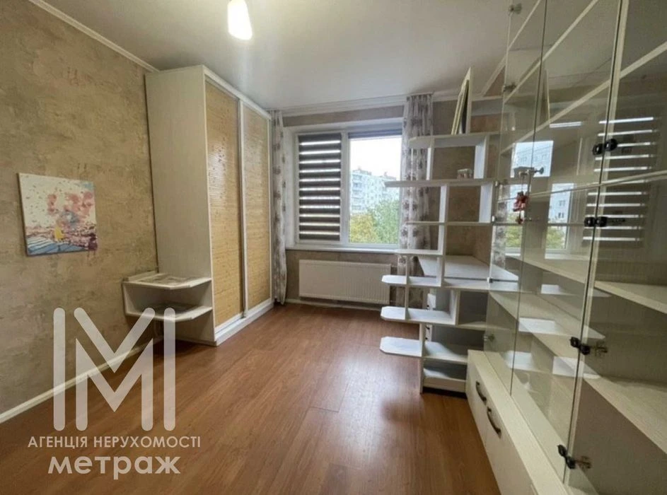Selling a 3-room apartment dedicated to the Heroes of Labor, Saltovsko metro station.