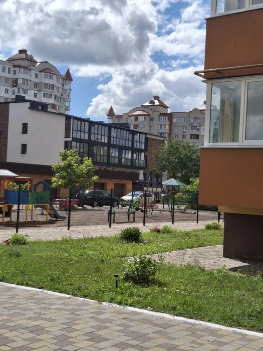 Продаж квартири на Злуки