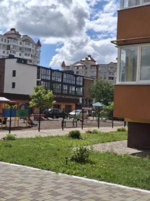 Продаж квартири на Злуки