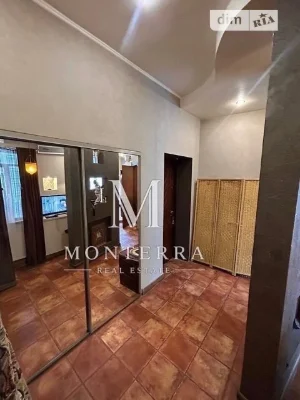 Sale of 2-room apartment 53 sq. m. on Velyka Vasylkivska 111 street
