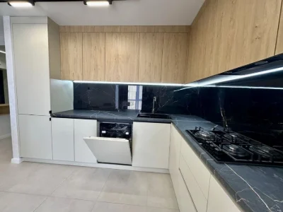 Продаж 2км квартири в цегляному будинку, вул. Текстильна