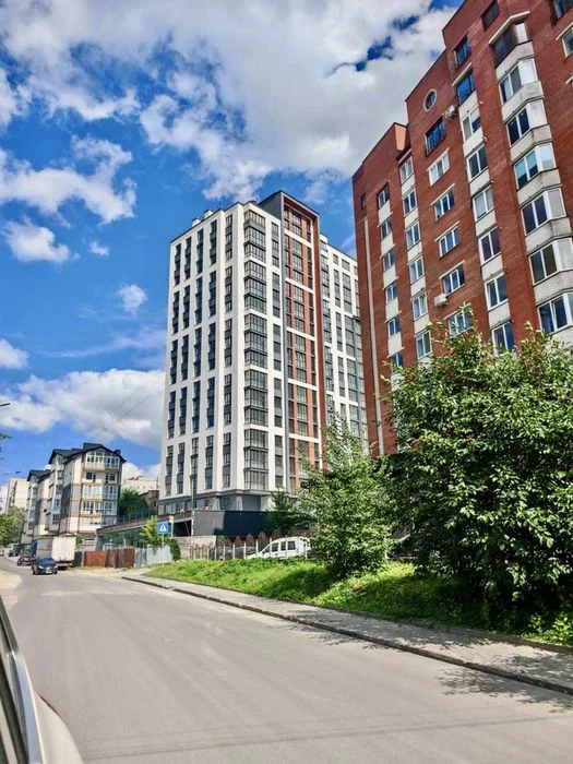 Продаж 2 кімнатної квартири по вул. Нечая