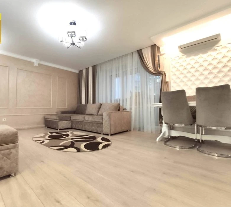 ТЕРМІНОВО! Продається простора квартира 86 м.кв. по вул. Дов