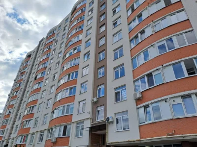 Продається простора 2 кім квартира 70м.кв по вул. Сахарова
