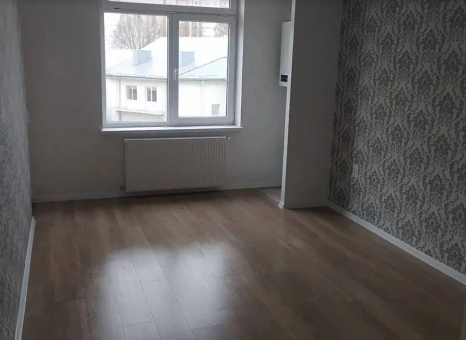 Продається простора 2 кім квартира 70м.кв по вул. Сахарова