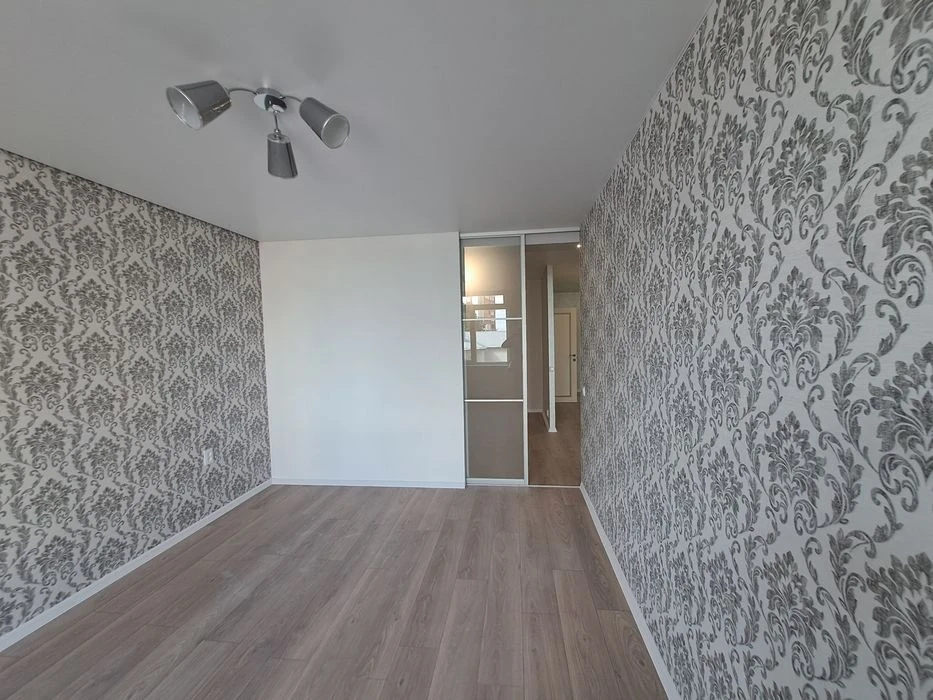 Продається простора 2 кім квартира 70м.кв по вул. Сахарова