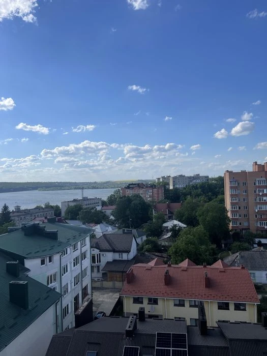 4 кім вул. Березова з виглядом на озеро