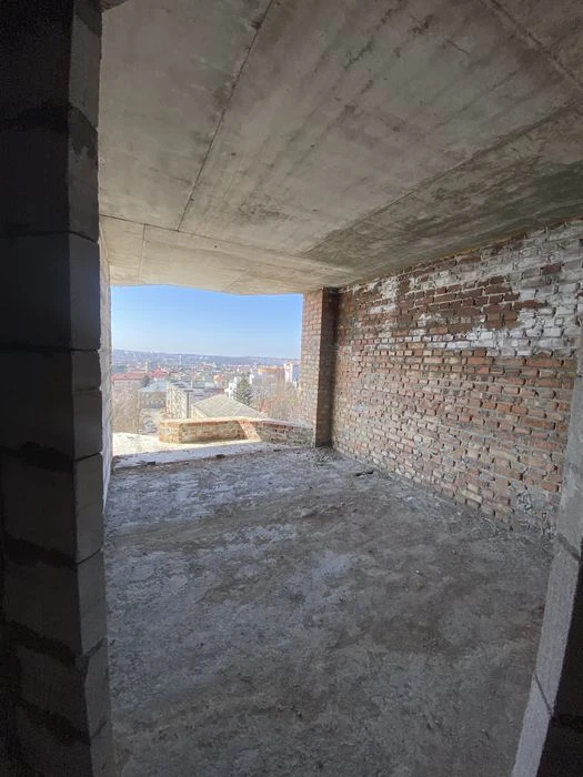 Продається 3 кімнатна квартира по вул. Бандери