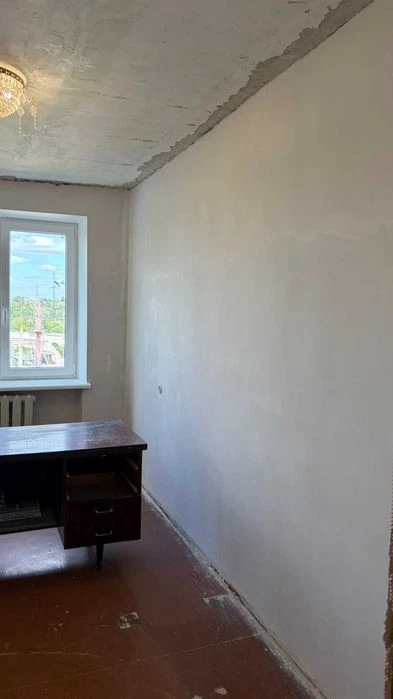 Selling a 3-bedroom apartment in New Buildings.