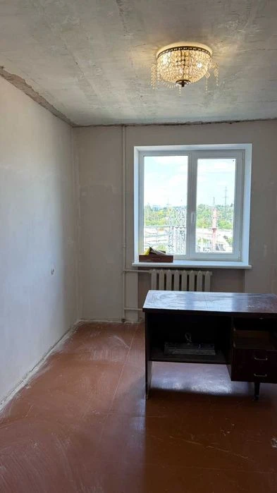 Selling a 3-bedroom apartment in New Buildings.