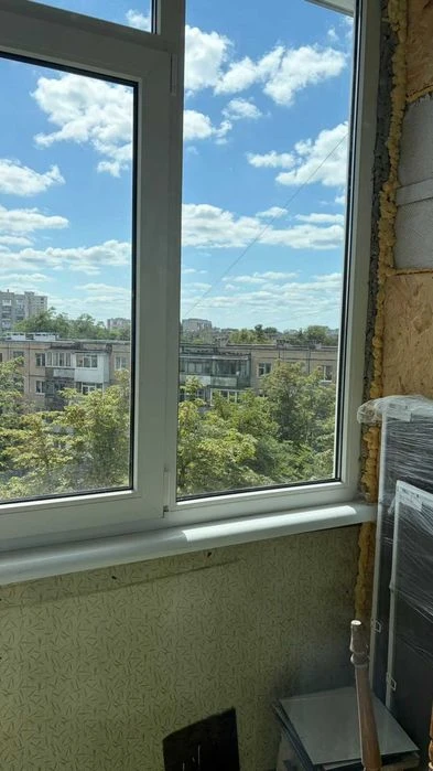 Selling a 3-bedroom apartment in New Buildings.